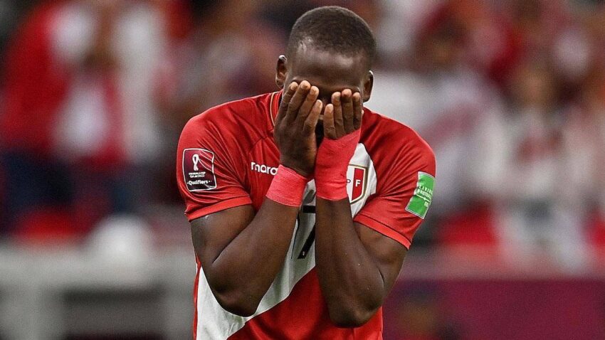 ADVÍNCULA Y SU RENUNCIA A LA SELECCIÓN