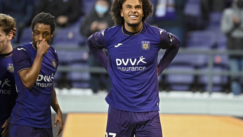 AJAX ENCUENTRA SUSTITUTO PARA HALLER