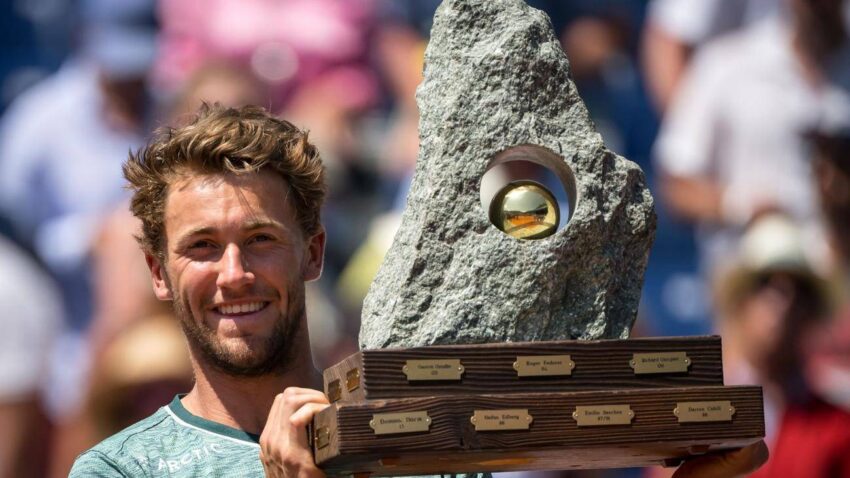 RUUD RETIENE EL TÍTULO EN GSTAAD