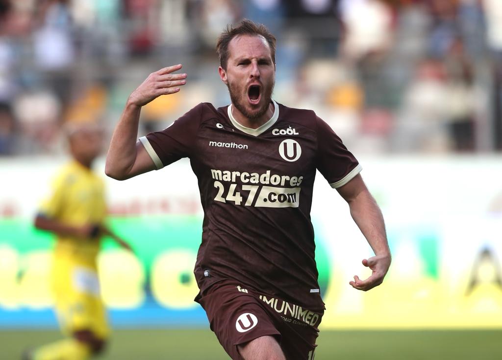 Universitario Carlos Stein