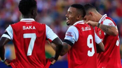 ARSENAL BUSCA VENCER A ASTON VILLA PARA SEGUIR LÍDER