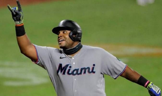 JESÚS AGUILAR DEJA A LOS MARLINS DE MIAMI