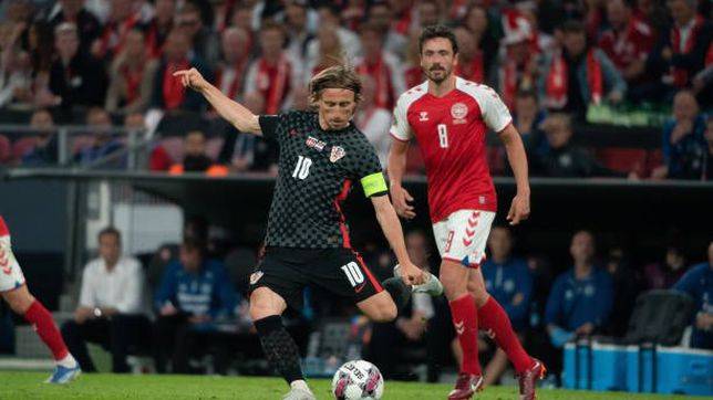 DINAMARCA NECESITA GANAR PARA ASEGURAR EL PRIMER LUGAR