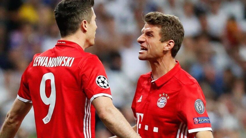 THOMAS MULLER CALIENTA EL PARTIDO CON EL BARCELONA