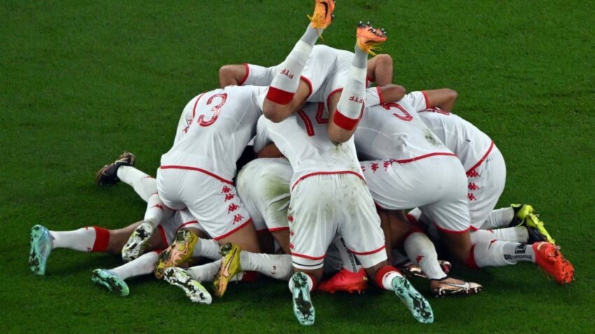 DESCHAMPS SE CONFIÓ Y TÚNEZ LE QUITÓ EL INVICTO