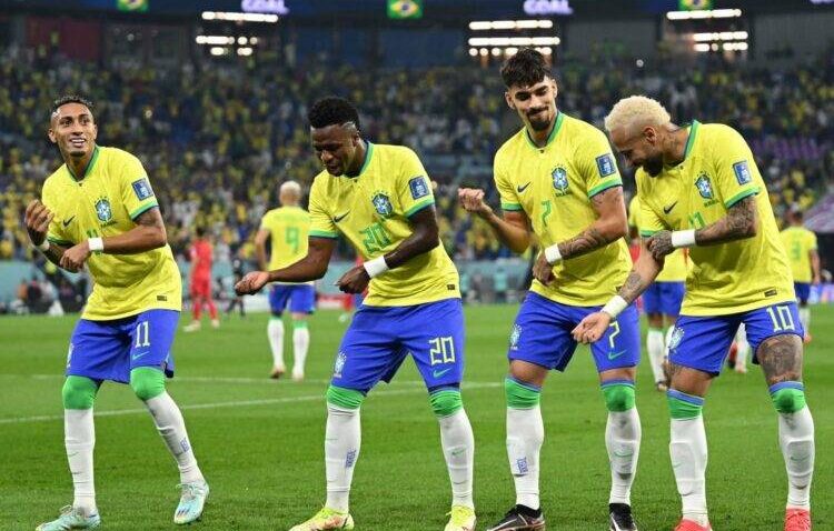 BAILE Y GOLEADA DE BRASIL A COREA EN EL PRIMER TIEMPO