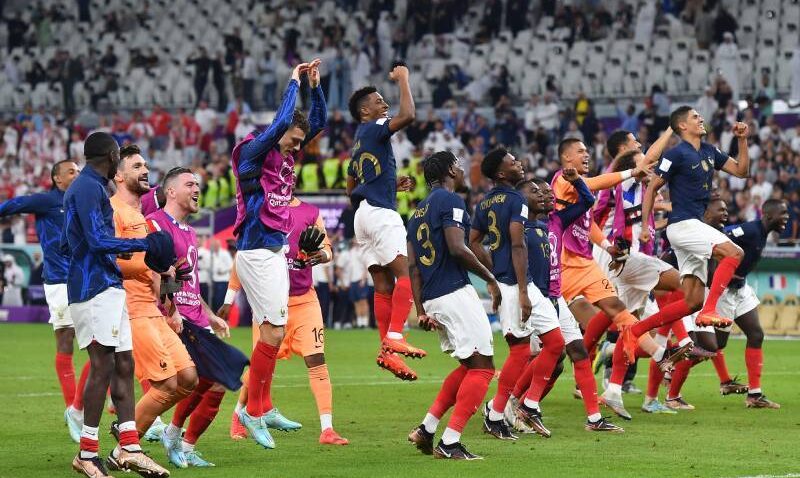 FRANCIA A CUARTOS DE FINAL CON UN EXCELENTE MBAPPÉ