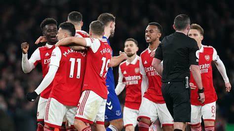 ARSENAL SE MANTIENE LÍDER, GOLEÓ POR 4-0 EN LA PREMIER