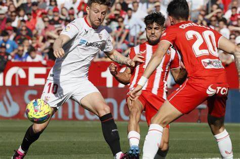 SEVILLA LOGRÓ LA REMONTADA CON GOLES ARGENTINOS