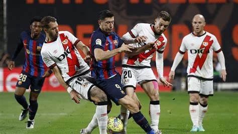 BARCELONA PIERDE CON EL RAYO Y ENCIENDE AL MADRID