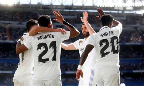 HAT TRICK DE BENZEMA Y GOLEADA DEL REAL MADRID