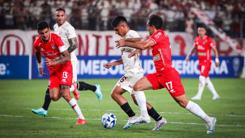 UNIVERSITARIO INICIA SU CAMINO EN EL CLAUSURA EN CUSCO