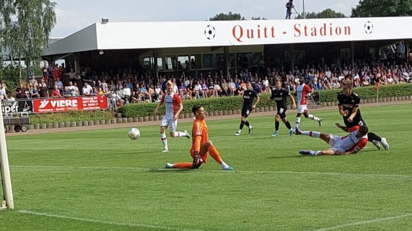 EMMEN SIN ARAUJO SE SIGUE HUNDIENDO EN AMISTOSO