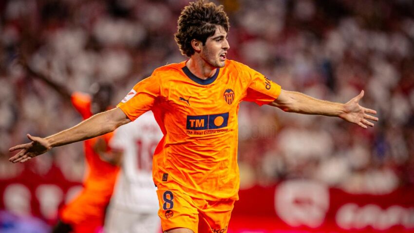 TRIUNFO AGÓNICO Y SORPRESA DEL VALENCIA EN SEVILLA