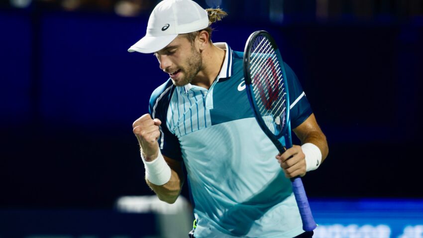 DEBUT APROBADO PARA CORIC EN WINSTON-SALEM