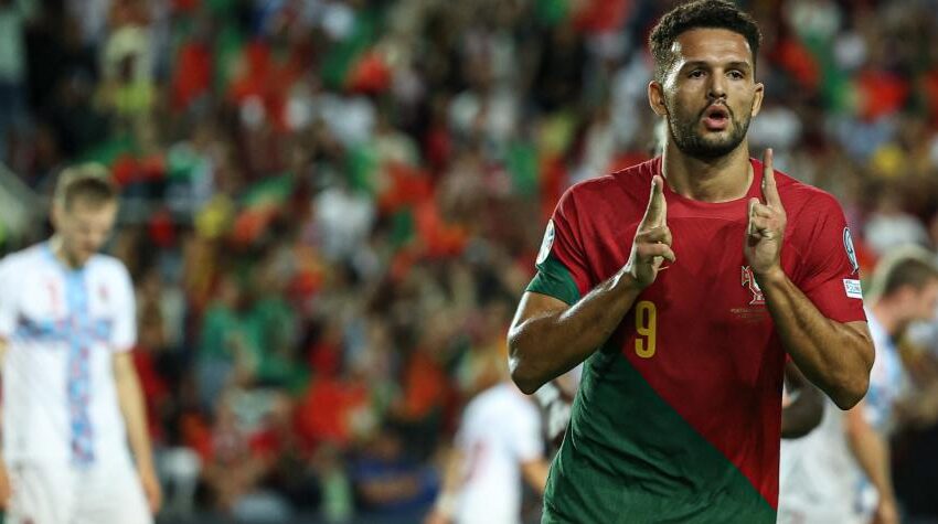 PORTUGAL DESTROZA A LUXEMBURGO