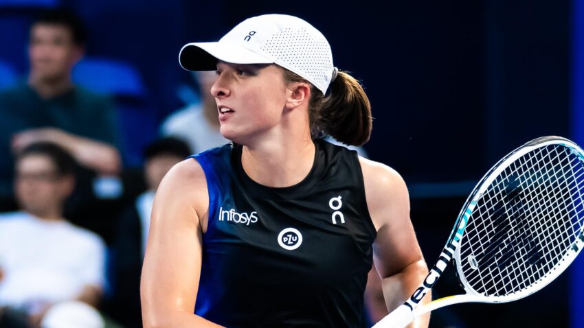 SWIATEK SUPERA UN DURO DEBUT EN TOKIO