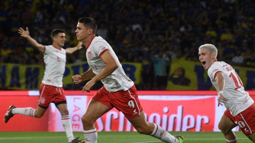 ESTUDIANTES LE DIO CLASES A BOCA JUNIORS