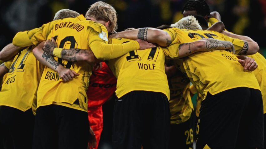 REUS LE DA EL PASE A OCTAVOS AL BORUSSIA DORTMUND