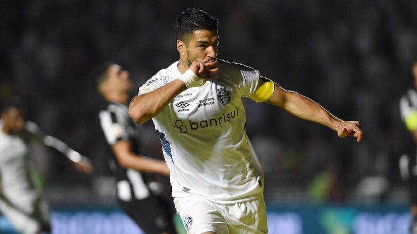 SUÁREZ SE BAJA AL LIDER DEL BRASILEIRAO