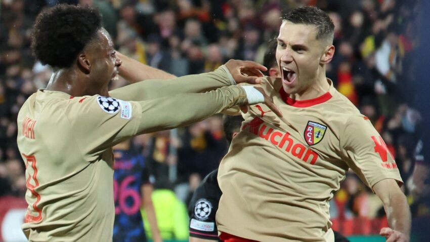 LENS VENCE 2-1 Y ELIMINA DE TODO AL SEVILLA