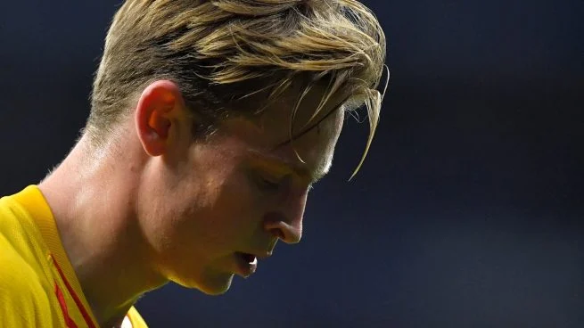 DUDAS EN EL BARCELONA POR DE JONG