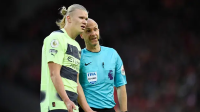 PREMIER LEAGUE OBLIGARÁ A ÁRBITROS DECIR DE QUÉ EQUIPOS SON HINCHAS