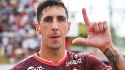 HINCHAS DE UNIVERSITARIO EXTRAÑAN A DORREGARAY POR NO TENER MÁS DELANTEROS