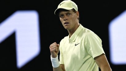 JANNIK SINNER AVANZA CON SOLIDEZ EN EL AUSTRALIAN OPEN 2025