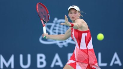 ELENA RYBAKINA REMONTA Y AVANZA A CUARTOS EN EL WTA 500 DE ABU DHABI