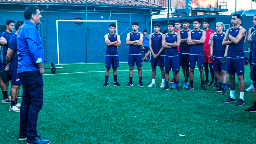 DT DE NACIONAL RENUNCIÓ PREVIO AL PARTIDO CONTRA ALIANZA LIMA