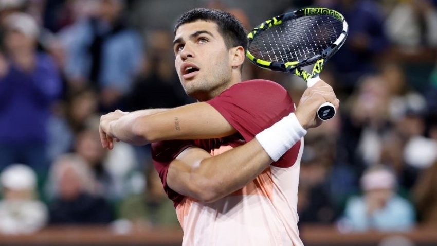 CARLOS ALCARAZ ARRASA EN INDIAN WELLS Y AVANZA CON AUTORIDAD A CUARTOS DE FINAL