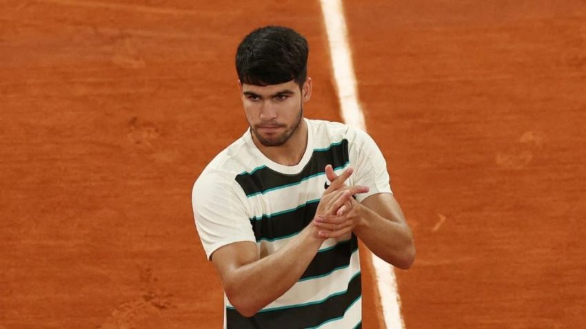Carlos Alcaraz está en la final de Roland Garros tras el retiro de Musetti