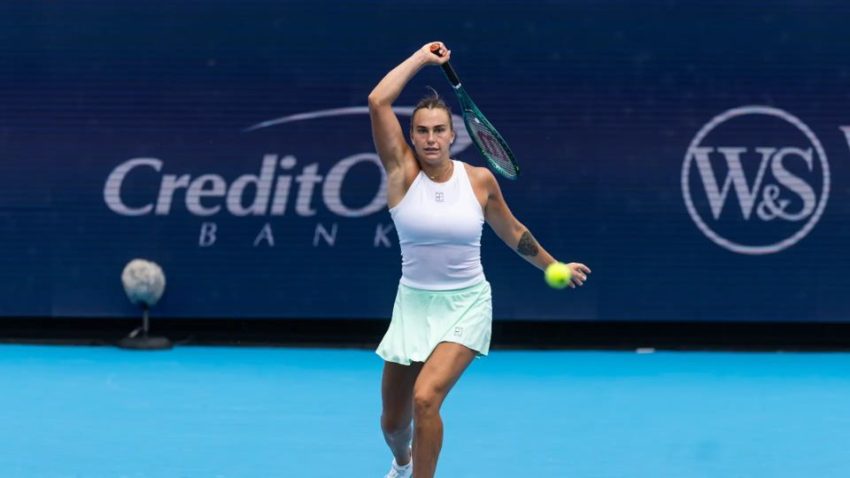 Aryna Sabalenka avanza a octavos en Cincinnati tras maratón ante Emma Raducanu