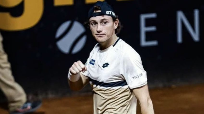 Ignacio Buse se impone en un partidazo a Vilius Gaubas y avanza a cuartos en Montevideo