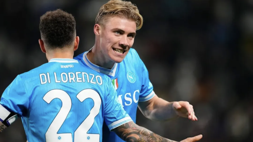 Napoli golpea al Milan y avanza a la final de la Supercopa de Italia