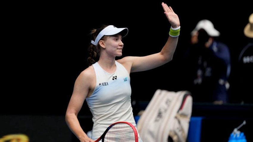 Rybakina da el golpe ante Swiatek y jugará semifinales en el Australian Open