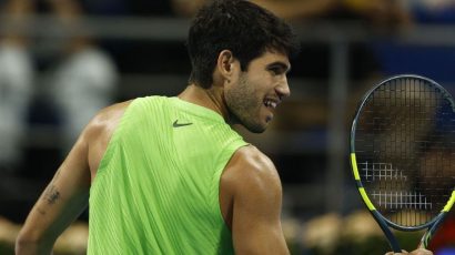 Carlos Alcaraz avanza a la final de Doha tras vencer a Rublev en un duelo de alto nivel